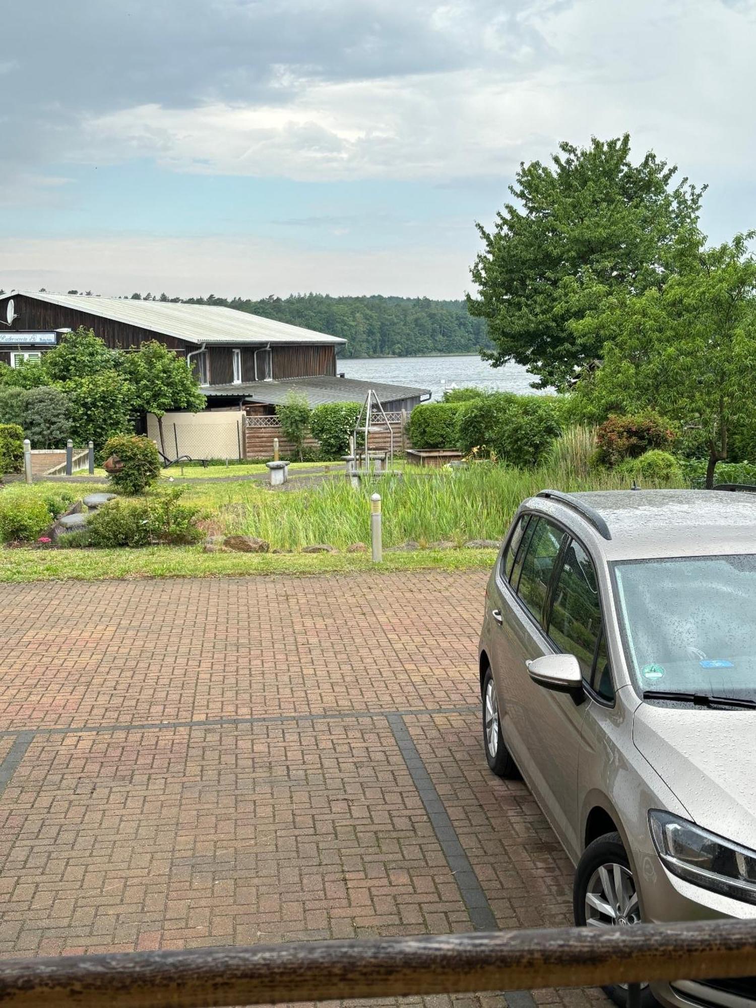 Einraumapartment Im Erdgeschoss Mit Seeblick Rheinsberg Buitenkant foto